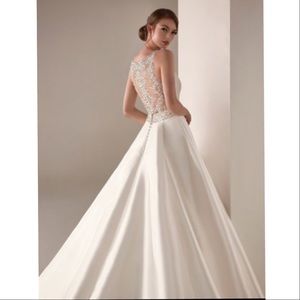 Pronovias Irelena Wedding Dress 2021 - Size 18